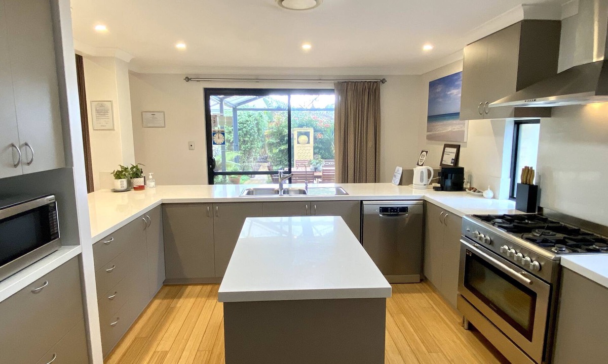 West Busselton Bed & Breakfast | Baudins Bed & Breakfast - Adults Only