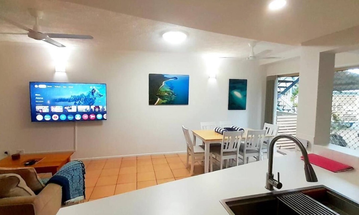 Kewarra Beach House | Beach bliss Queen bed BBQ Pool Netflix