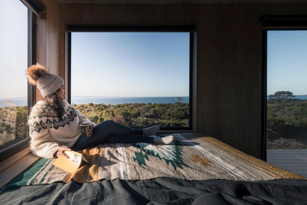 Antechamber Bay House | Beach Front Off-Grid Cabin on Kangaroo Island - Rae