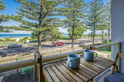 Semaphore House | Beachfront self contained upstairs apartment