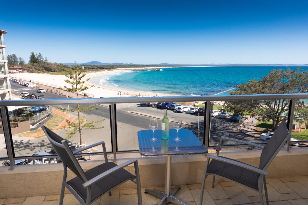 Forster Apartment | Beachpoint, Unit 303, 28 North Street
