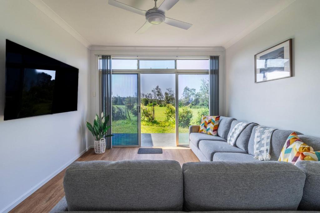 Cudmirrah House | Beachside Cottage