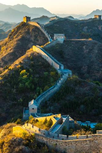 Huairou Hotel | BeiJing Mutianyu Hills Pool Wall Resort view at the foot of Mutianyu Great Wall, infinity pool, one-way Capitl airport pick-up, free laundry and coffee