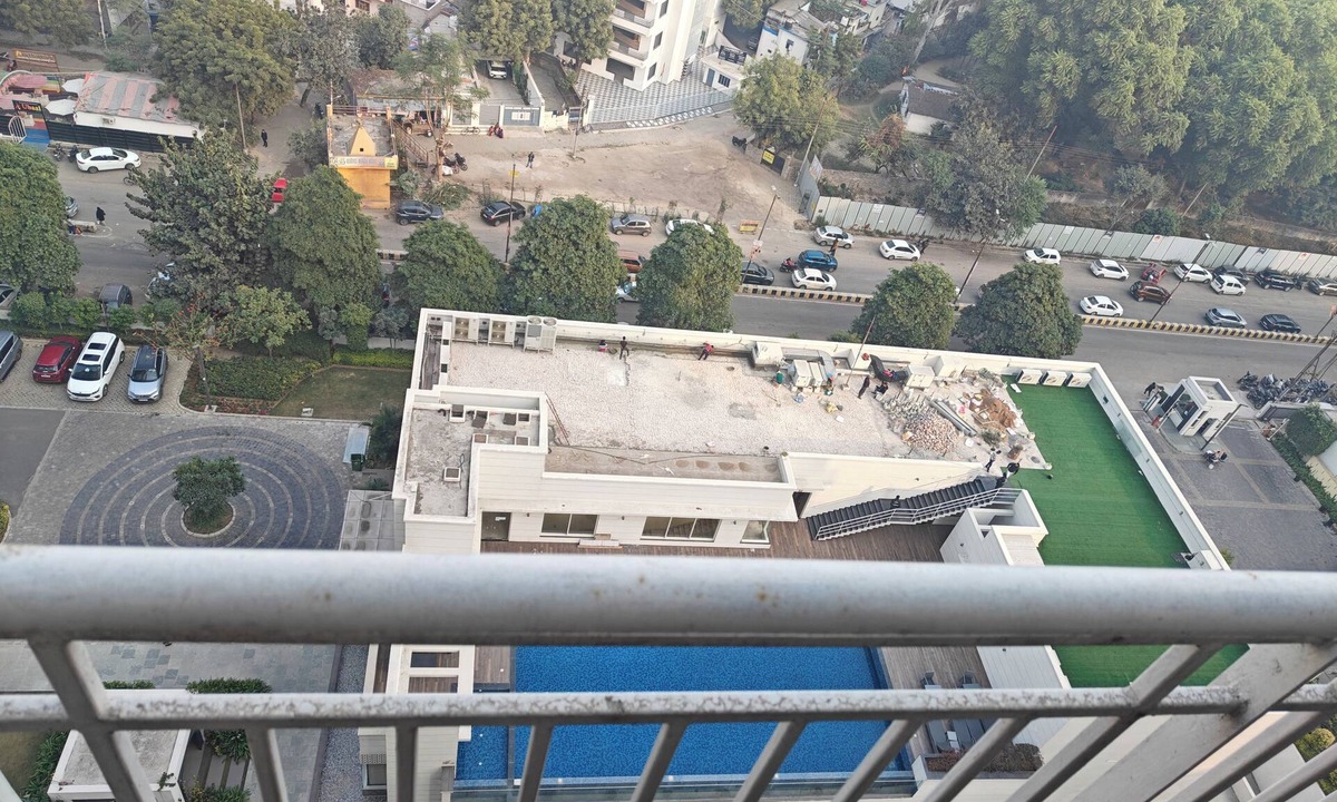 Gomti Nagar Apartment | Best 3bhk Homestay flat near IGP by Bayweaver Nest