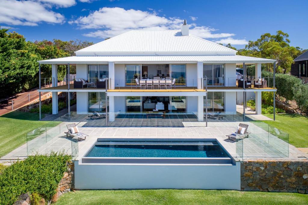 Eagle Bay House | Bilyarra I Private Properties
