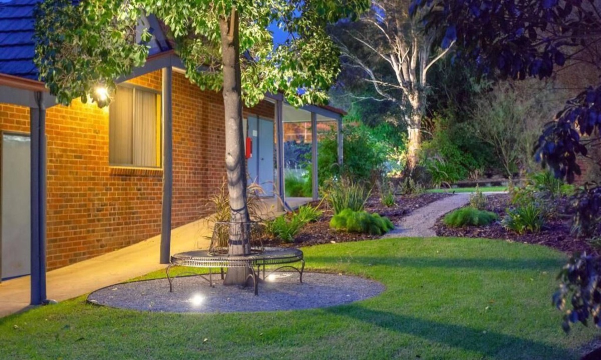 Wodonga Hotel | Blazing Stump Motel & Suites