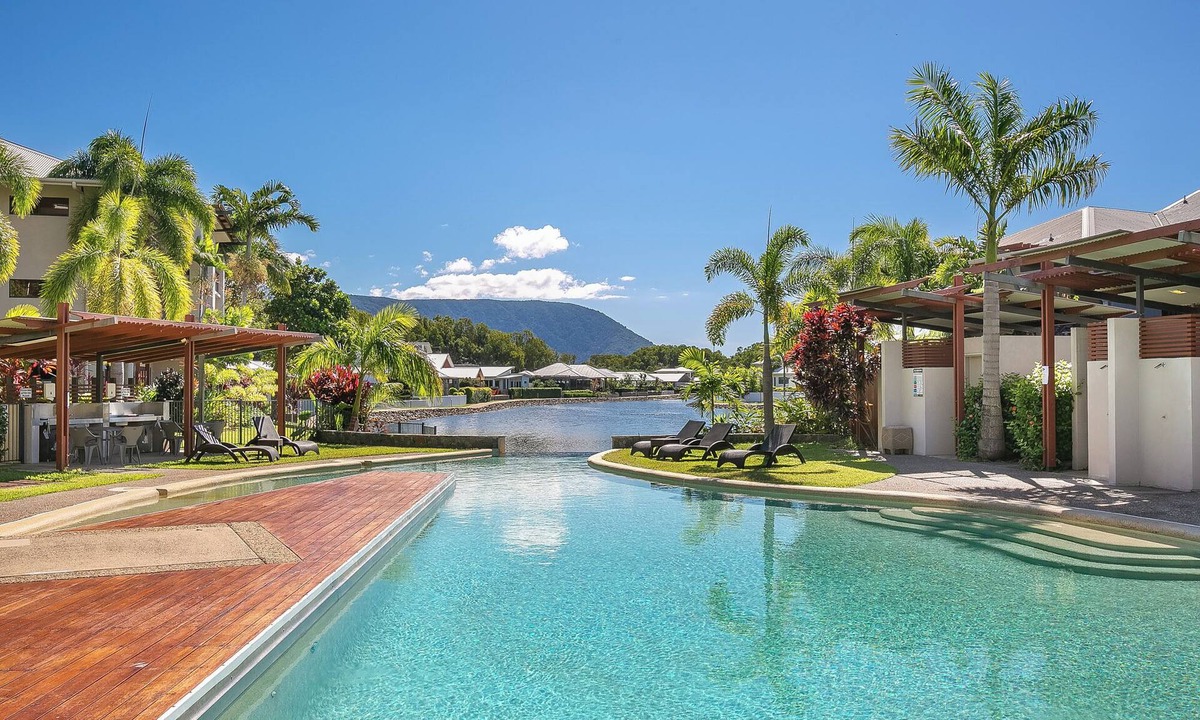 Trinity Beach Hotel | Blue Lagoon Resort
