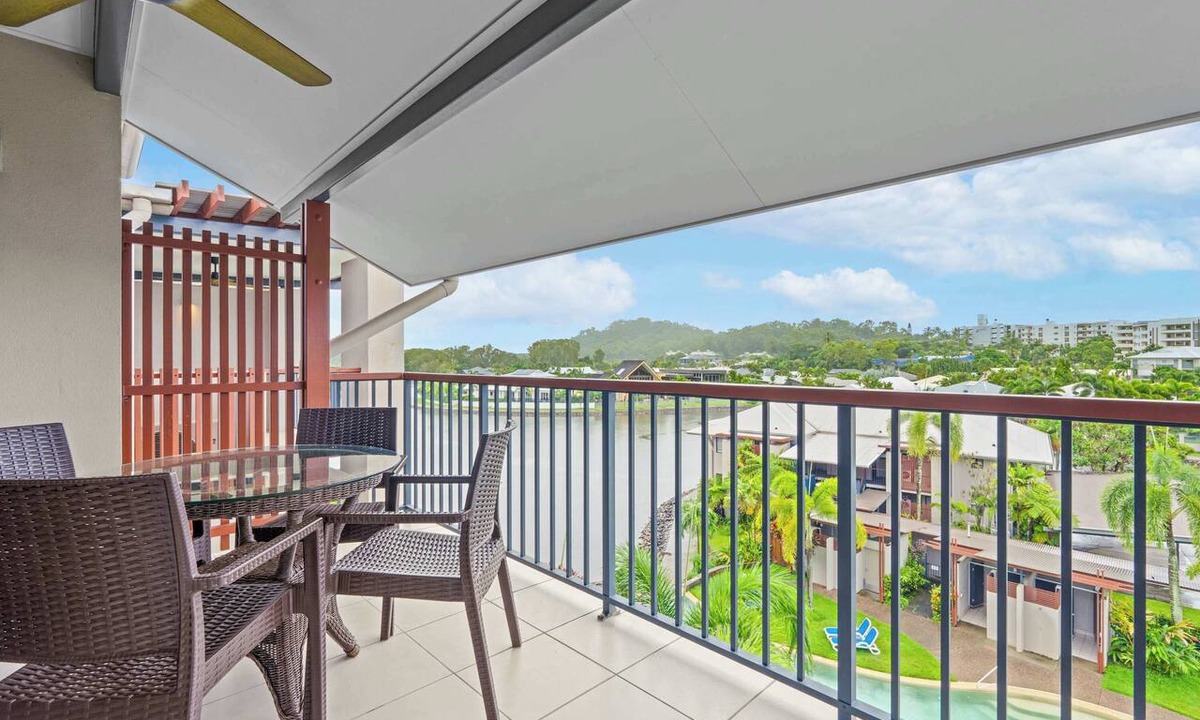 Trinity Beach Apartment | Bluewater Duo - Lagoon Views & Pool by Trinity Beach