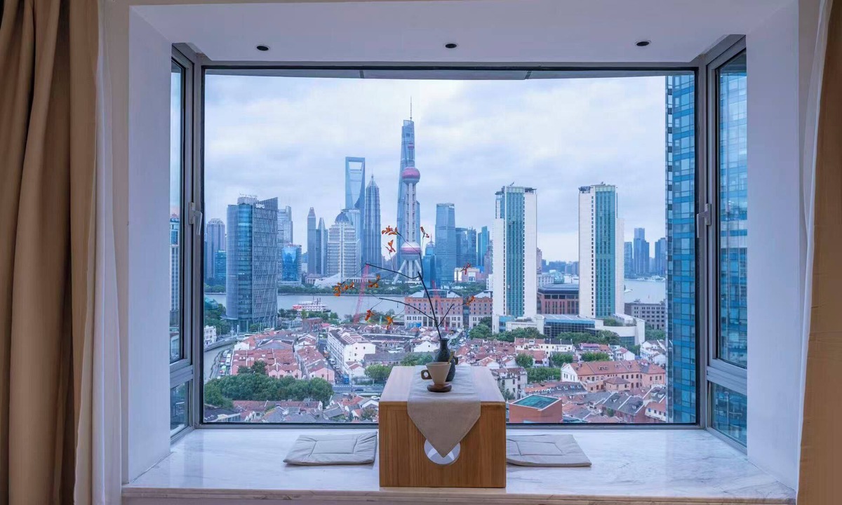 Downtown Shanghai Bed & Breakfast | Book and Bed - East Nanjing Road