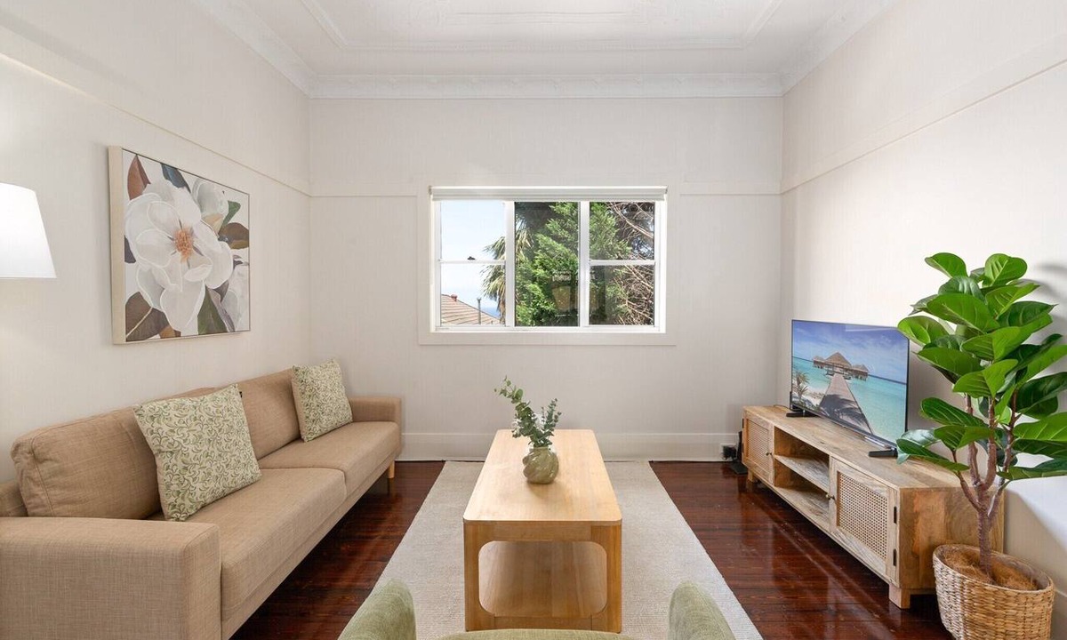 Coogee Apartment | Bright 2-Bed Apartment in Coogee