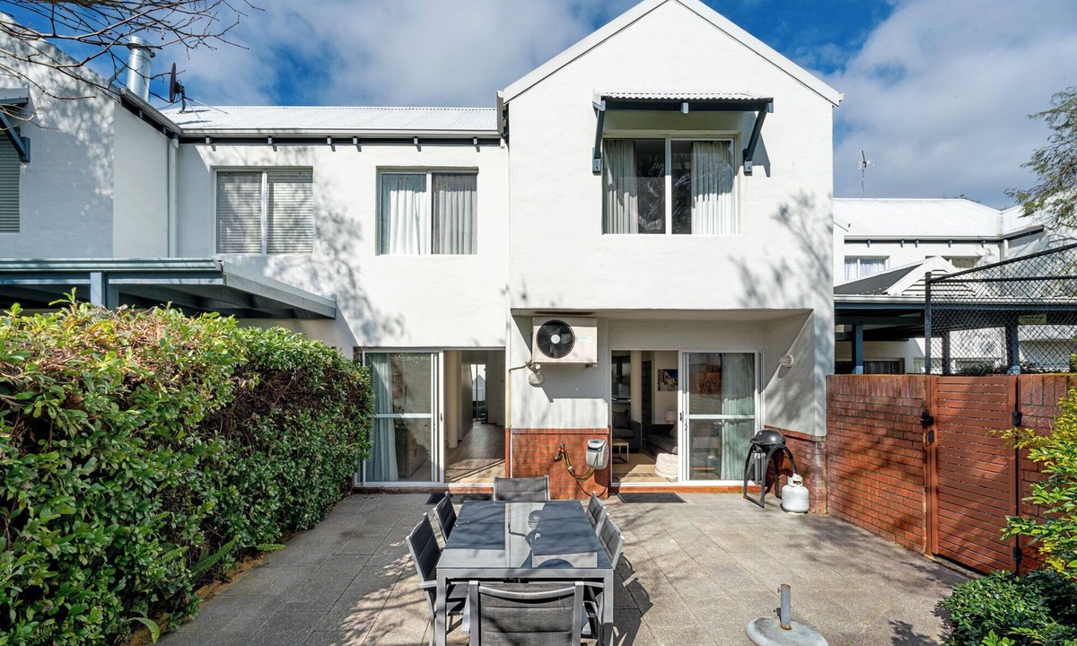 Broadwater Villa | Broadwater Beach Villa | Pool, Spa & Tennis