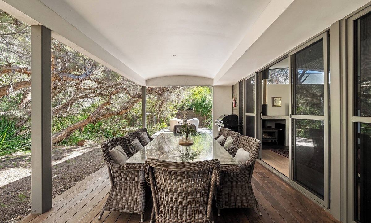 Naturaliste House | Bunker Bayhouse Beachfront Retreat next to Resort