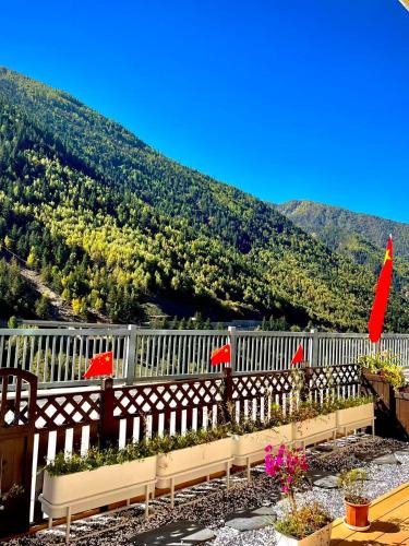 Xiaojin County Hotel | Buyandujiajinpinminsu
