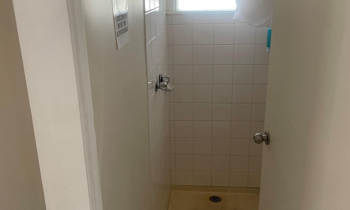 Thornton Cabin | CABIN 2S - Two singles, one bedroom