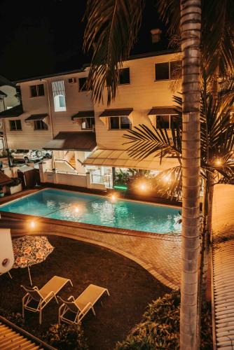 Cairns North Hotel | Cairns Queens Court