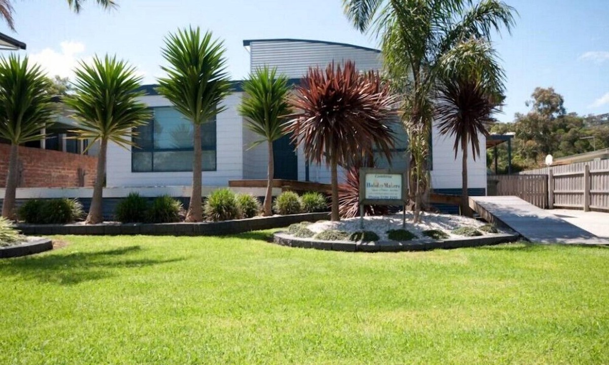 Lakes Entrance House | Cambroe | Spacious Family Retreat