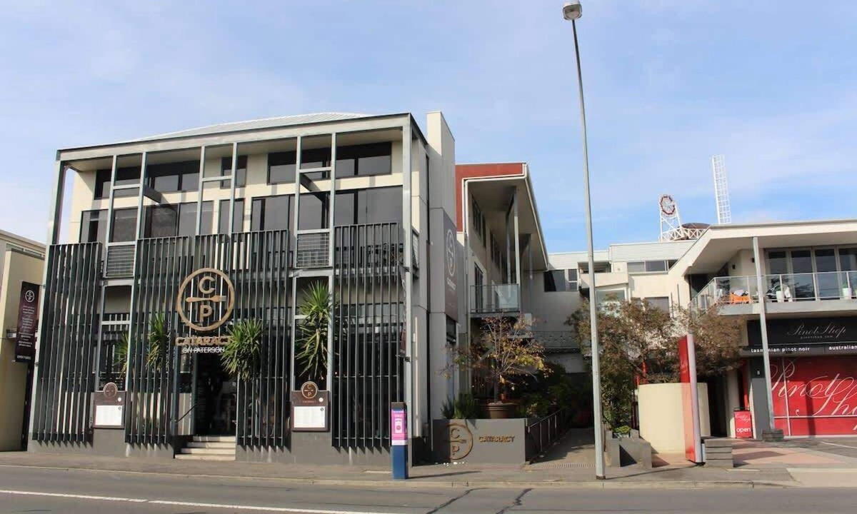 Launceston CBD Apartment | Cataract 7 - Luxury CBD 2 Br with Free Parking