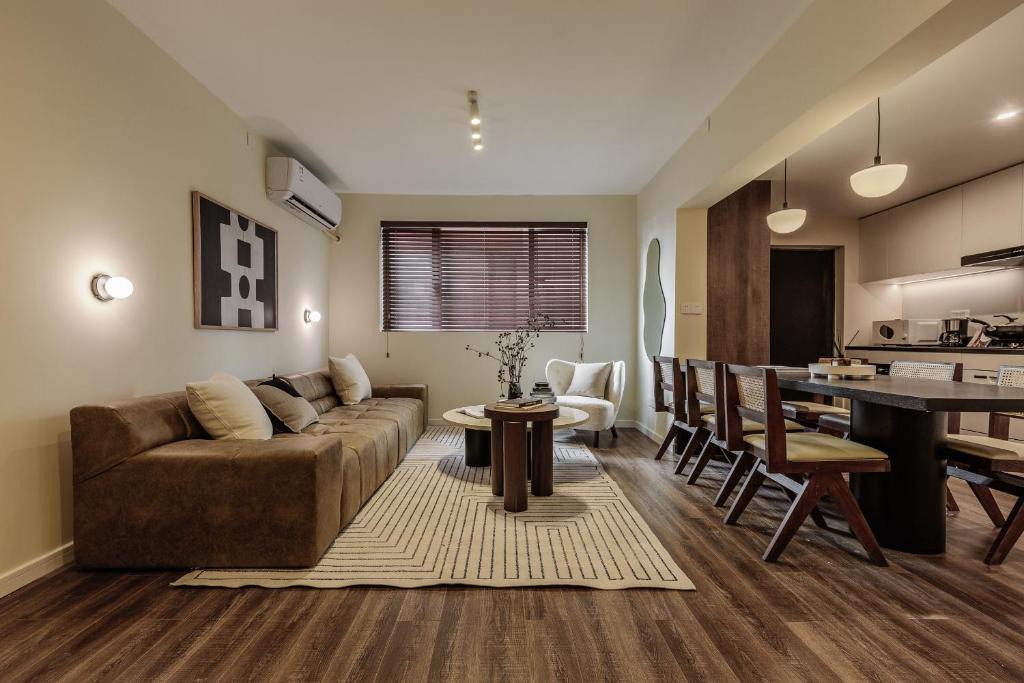 Jing'an Apartment | CELLO - Entire apartment near Jing'an temple, 4bedrooms, for group trip