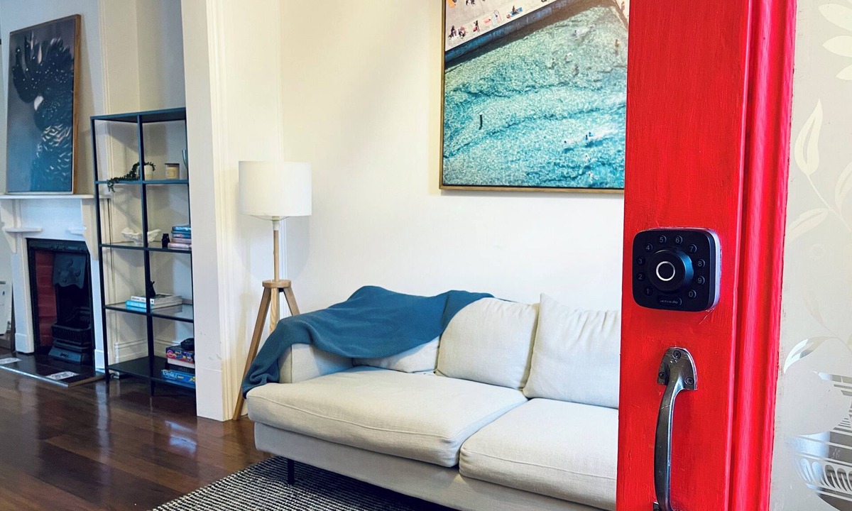 Erskineville House | Central Erko w/parking. 5 mins walk to shops, dining & trains.