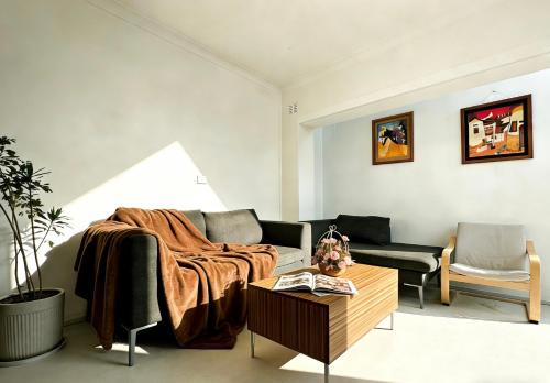 Strathfield House | Central Strathfield quiet share stay