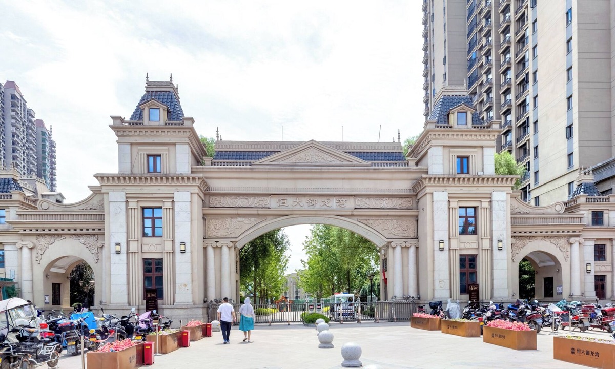 Yanta Qu Apartment | Charming 2-bedroom apartment with AC in vibrant Xi'an