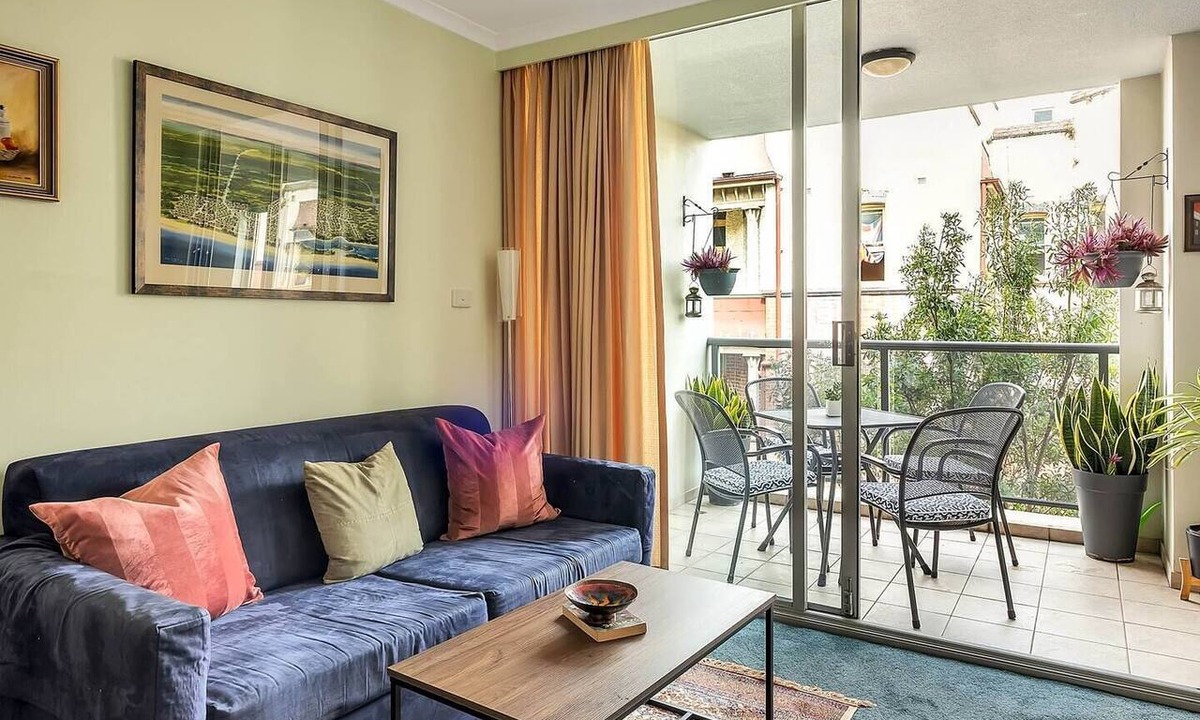 Chippendale Apartment | Charming Chippendale Escape with Rooftop Pool
