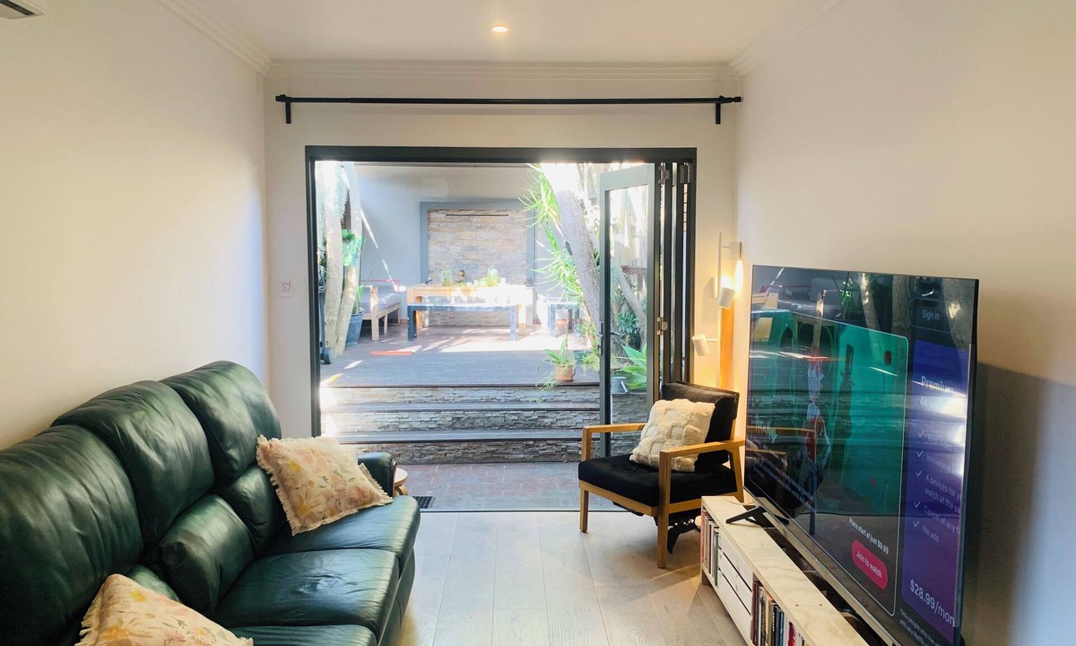 Newtown House | Charming Victorian Terrace house with a beautiful deck yard by central Newtown