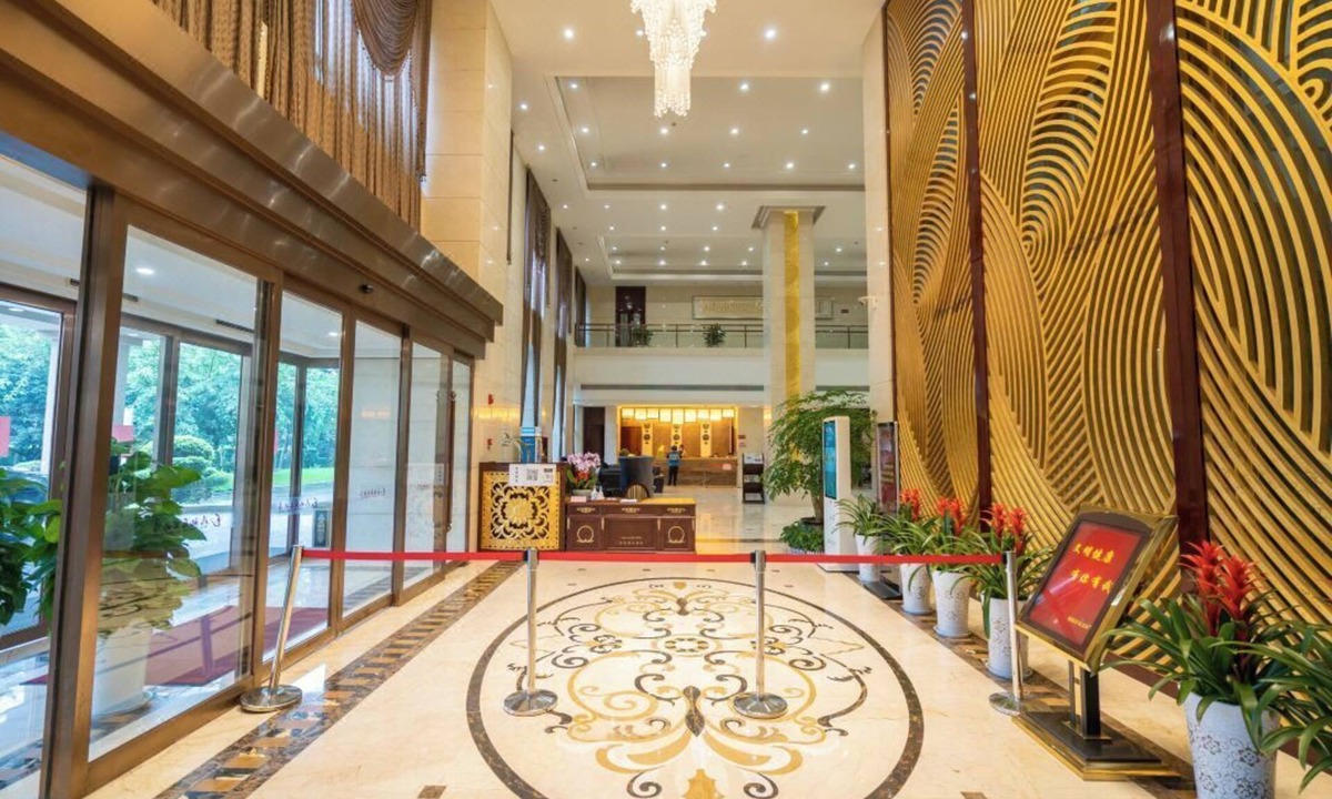 Shuangliu District Hotel | Chengdu Civil Aviation Dragon Hotel