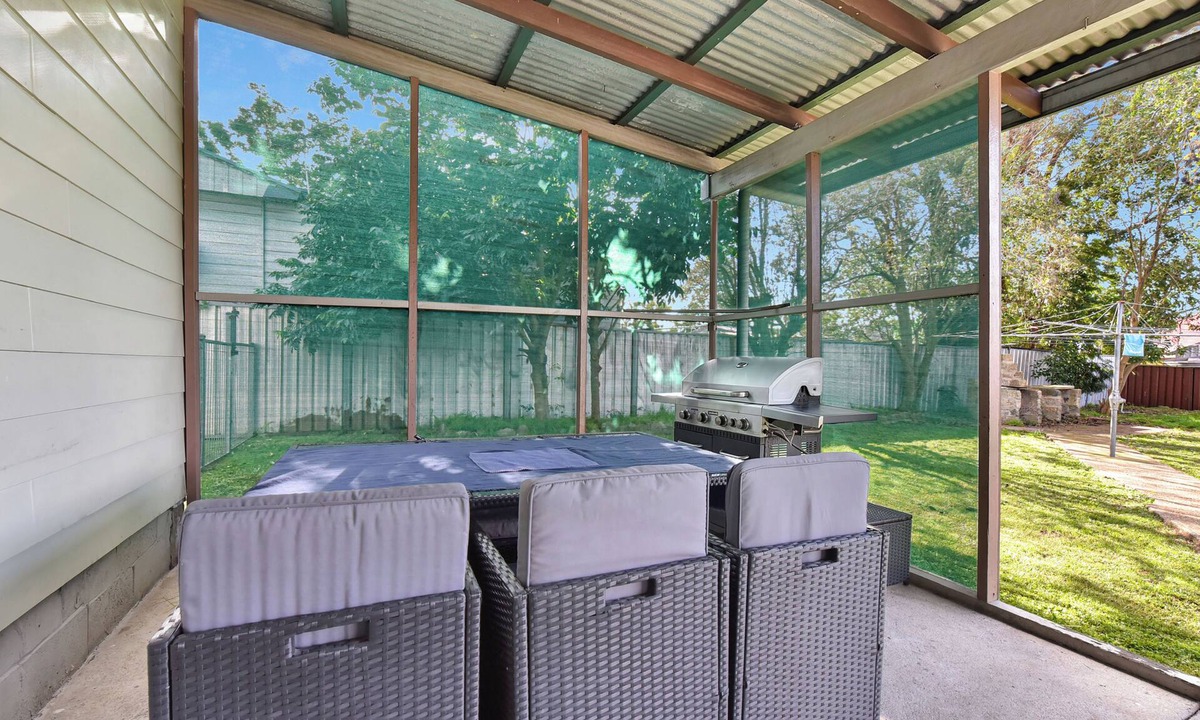 Cessnock Cottage | Coal d' Vine Cottage - Cessnock NSW