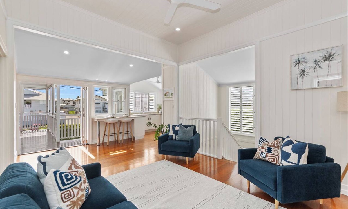 North Ward Apartment | Coastal Corner Luxury Queenslander on The Strand