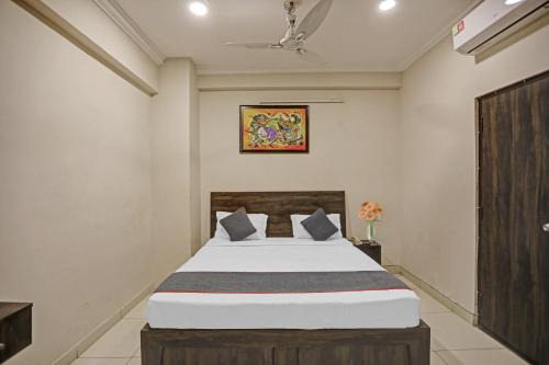 Noida Hotel | Collection O WISH LESIURE