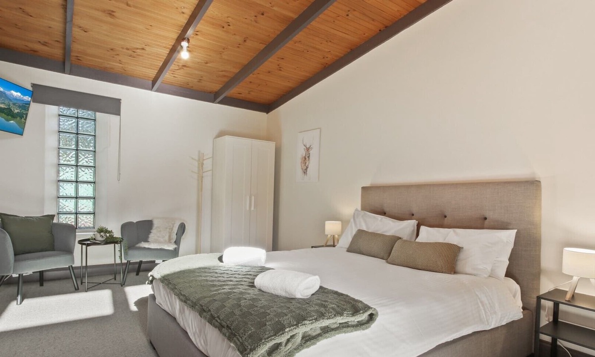Omeo Hotel | Colonial Bank Motel
