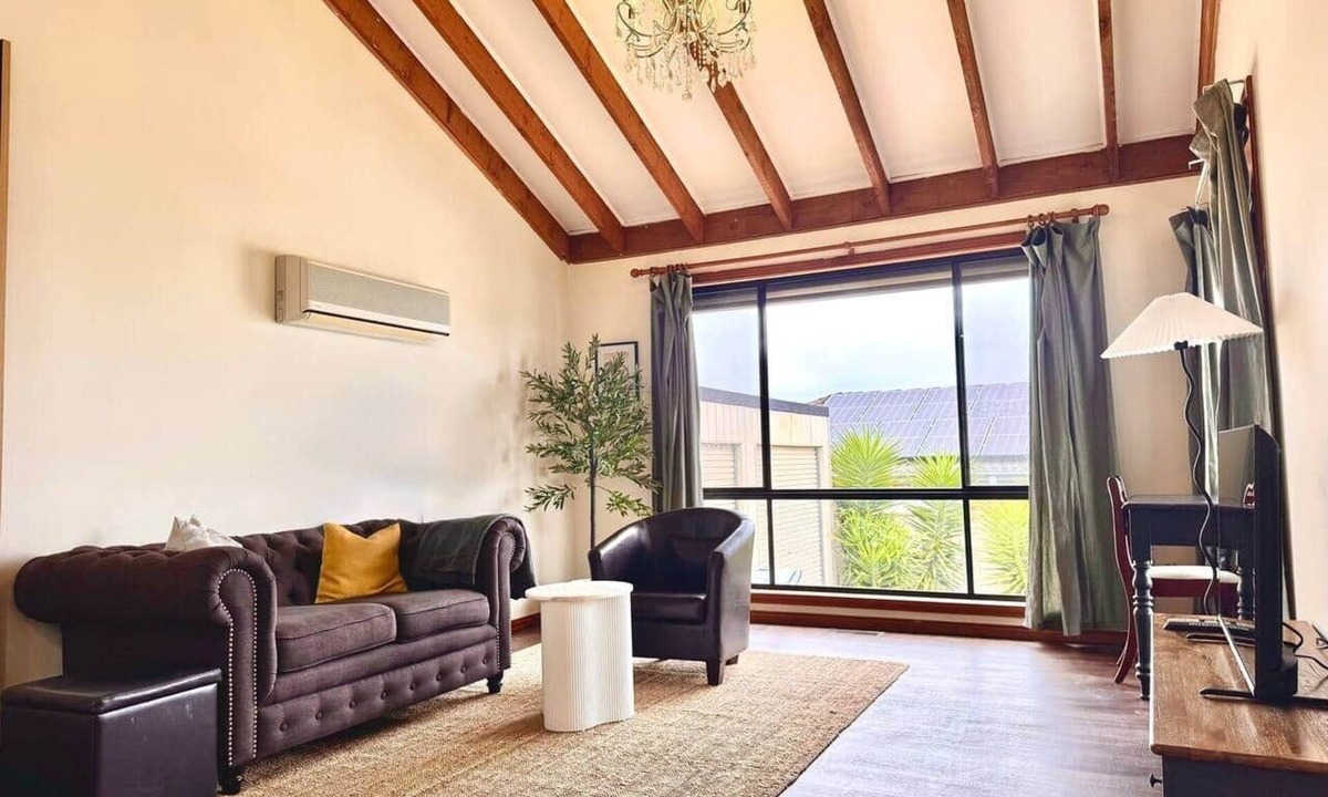 Hallam House | Comfortable 2BR Home in Hallam
