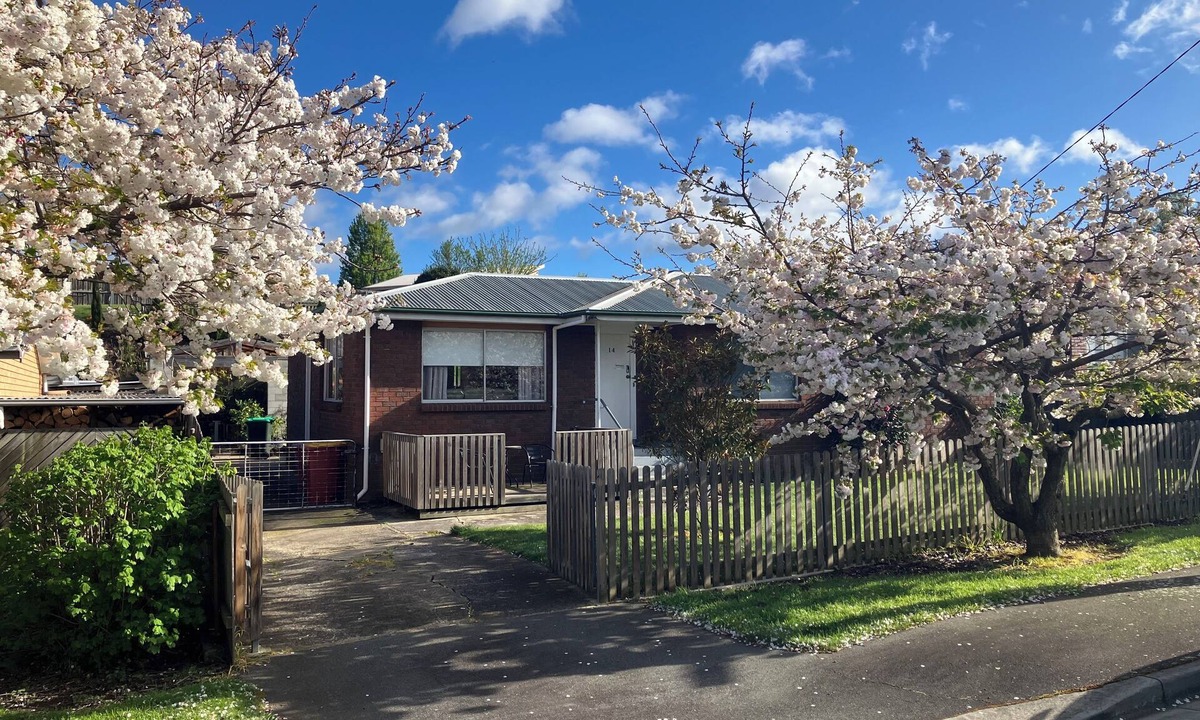 St Leonards House | Comfortable 3 Bedroom Home with all the facilities to accommodate 6 people.