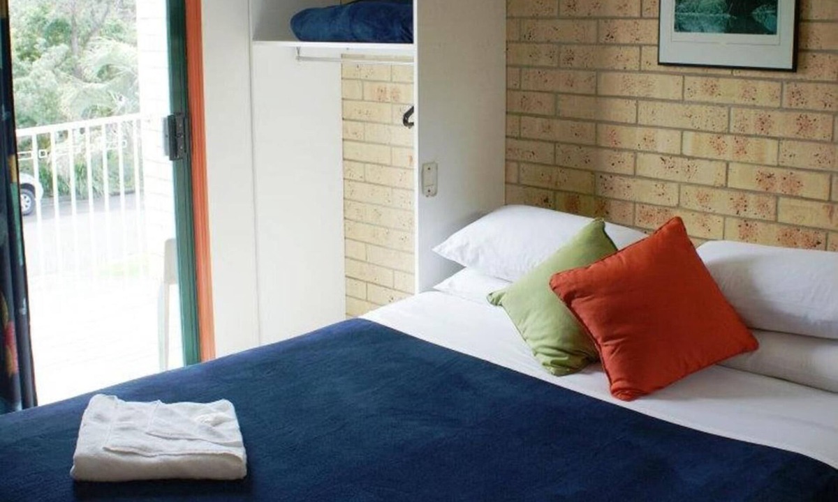 Coolum Beach Hotel | Coolum Budget Accommodation