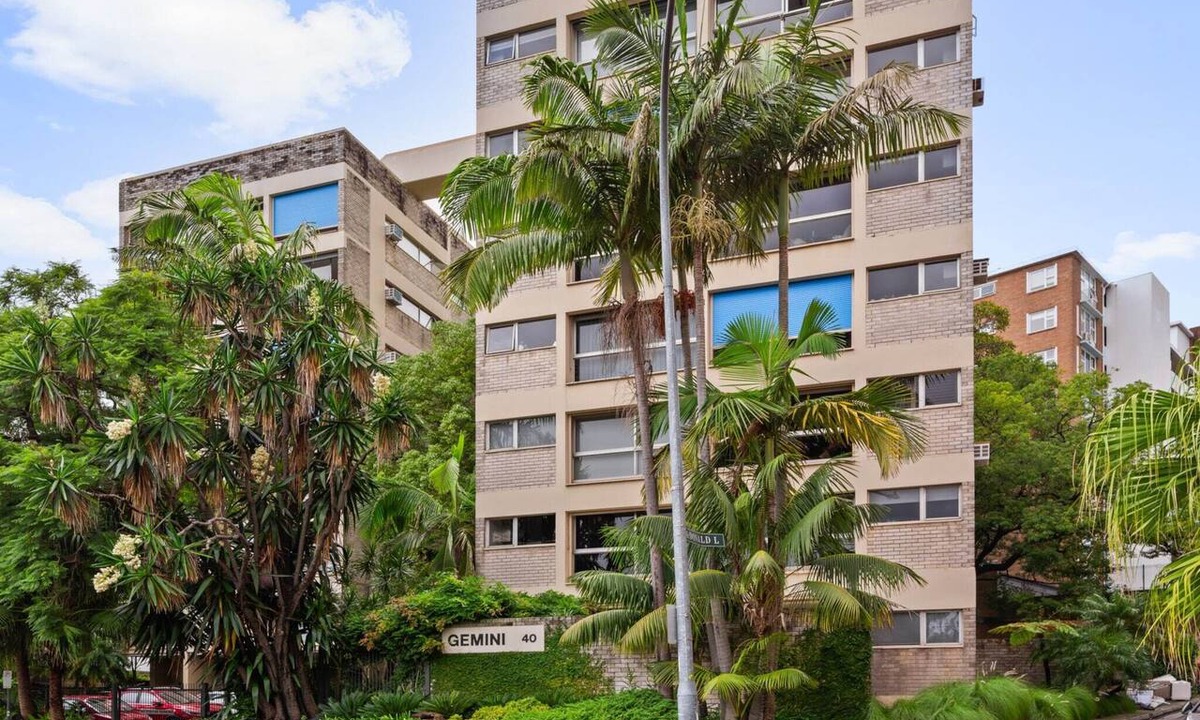 Potts Point Apartment | Cosy 1-Bed with Swimming Pool Facing Opera House