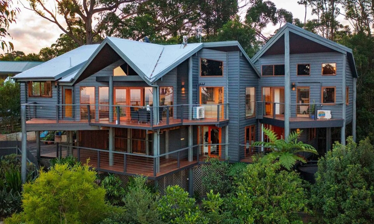 Eagle Heights House | Cosy Mountain house w/fire and pool on Tamborine Mountain!