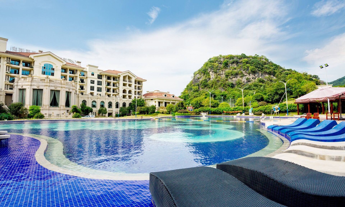Wujiang District Hotel | Country Garden Sun City Phoenix Hotel