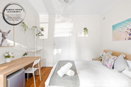 Killara House | Courtyard Double Room - Next to Transport & Shops in Killara - Shared Bathroom
