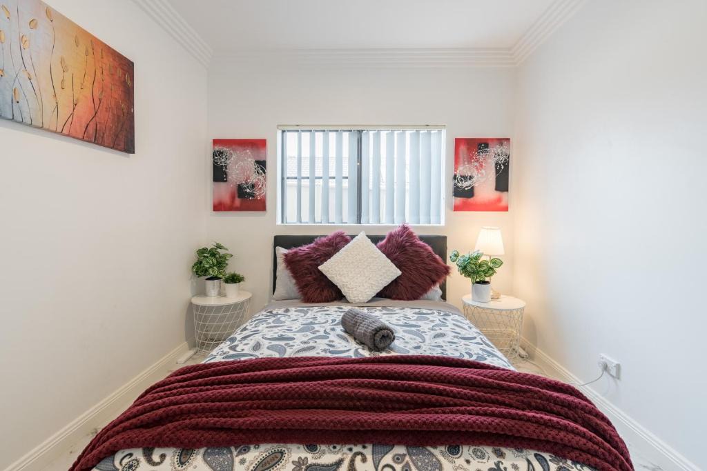 Glenfield House | Cozy Duplex Home 3 Bdrms 1 Bath Sleeps 6