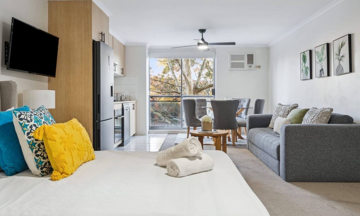 Crows Nest Apartment | Cozy Retreat with Balcony in Crows Nest