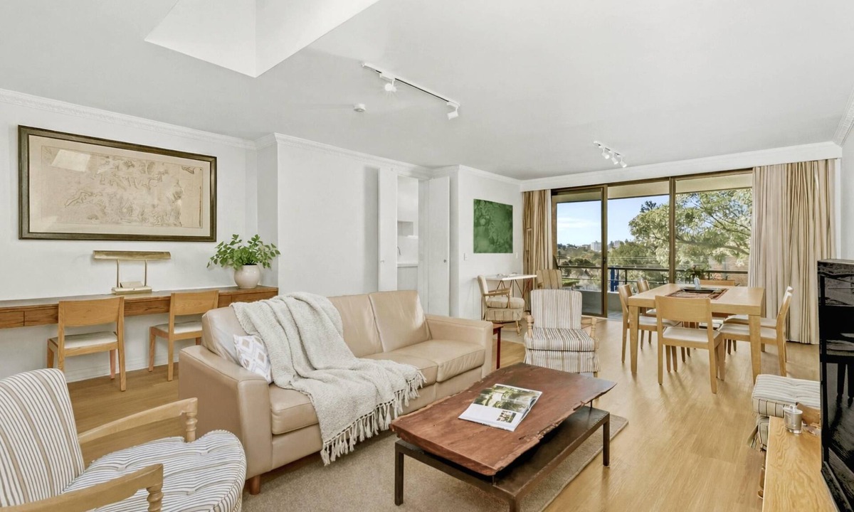 Cremorne Apartment | Cremorne - SPF13 - Spofforth Street - Sunny 2BR Apartment with Balcony Parking Near Cremorne Shops Transport