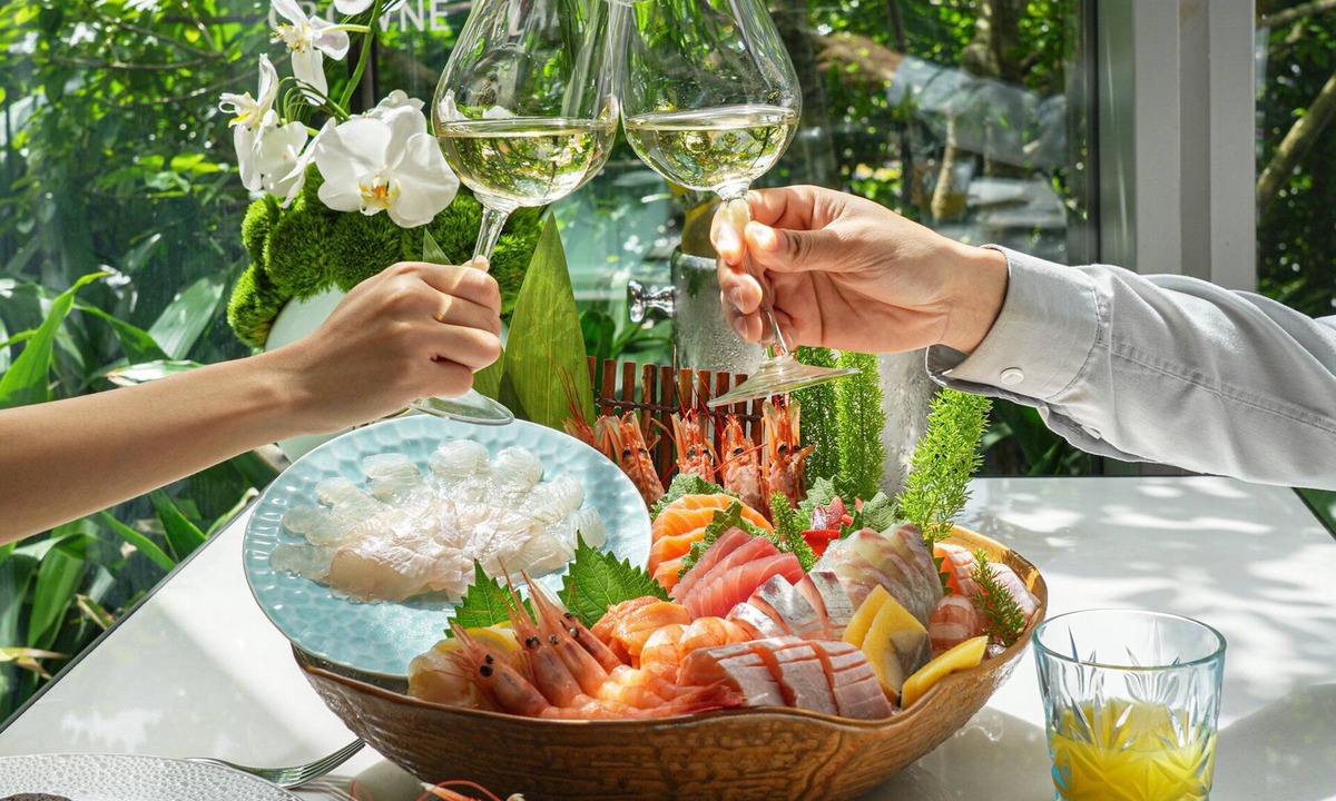 Pengjiang Hotel | Crowne Plaza Jiangmen Binjiang by IHG