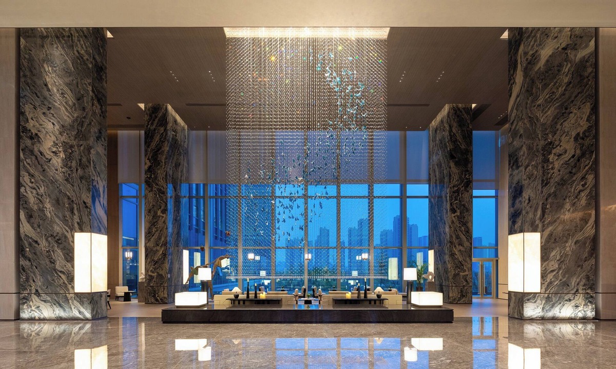 Jingmen Hotel | Crowne Plaza Jingmen by IHG