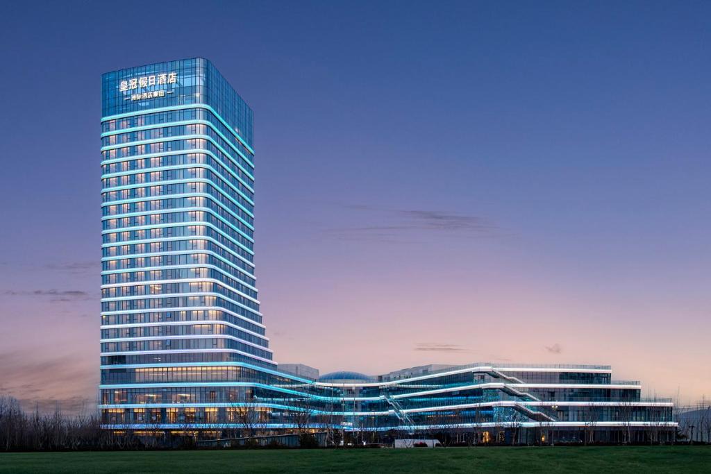 Lanshan District Hotel | Crowne Plaza Linyi Olympic Sports Centre by IHG