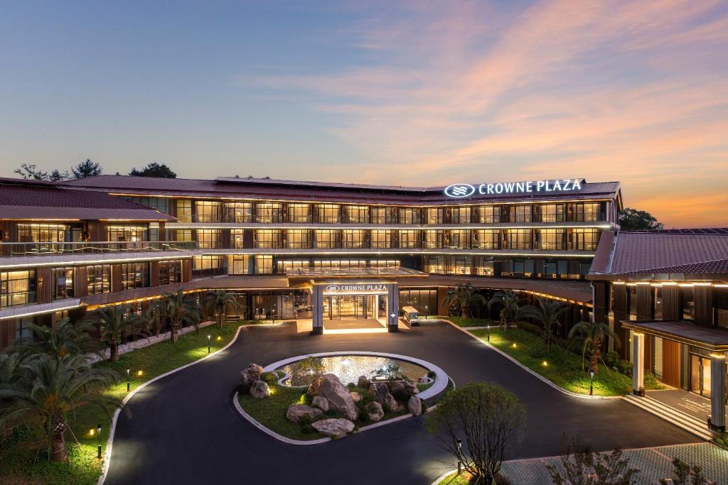 Kecheng Hotel | Crowne Plaza Quzhou, an IHG Hotel