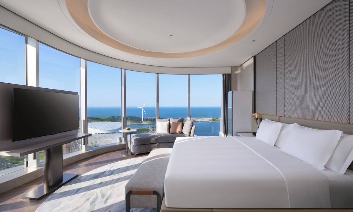 Weihai Hotel | Crowne Plaza Weihai Binhai by IHG
