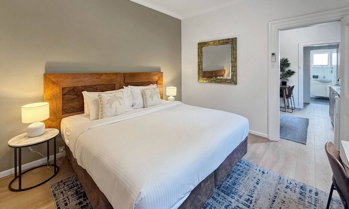North Sydney Apartment | Cute 1 bedroom with private courtyard garden