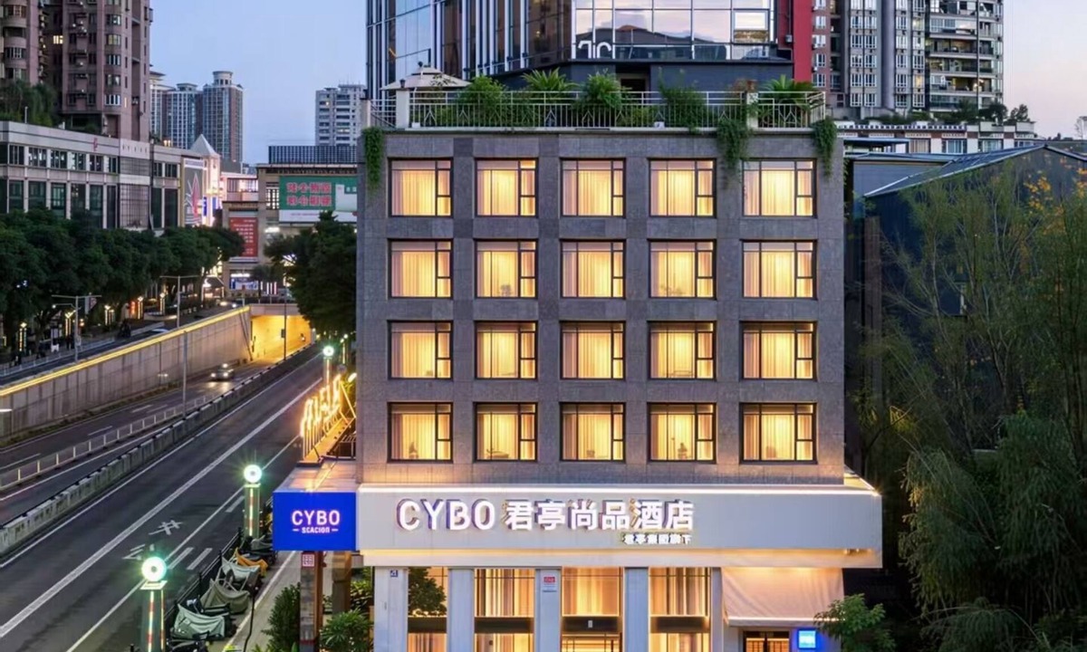 Liwan Hotel | CYBO Station SSAW Hotel Hualin Temple Subway Station ShangxiajiuPedestrian Street Guangzhou