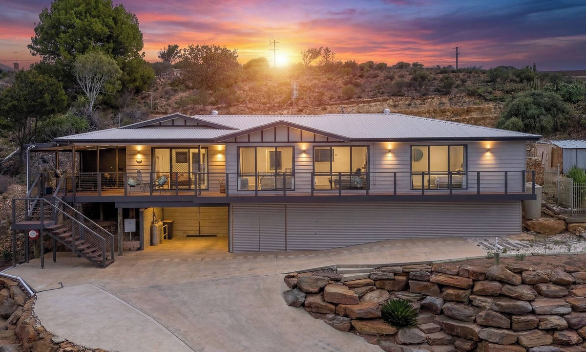 Mannum House | Decked Out on River Lane